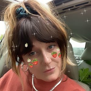 Meet your Posher, Lily